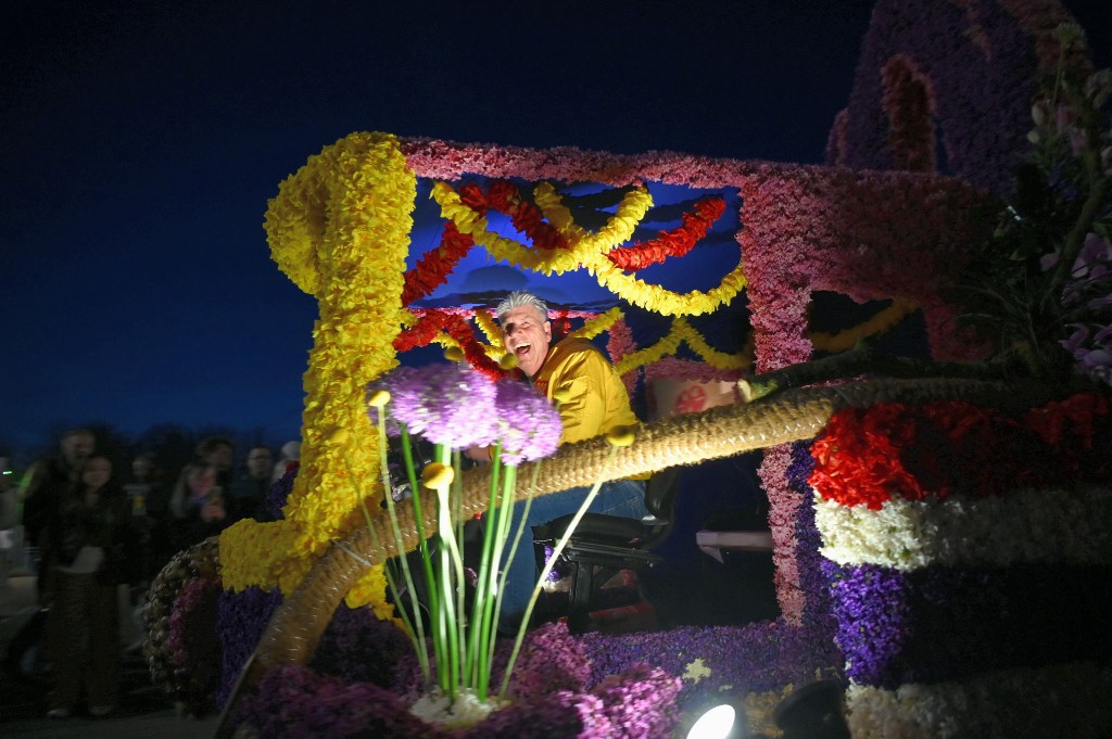 ../Images/Verlicht bloemencorso 2025 086.jpg